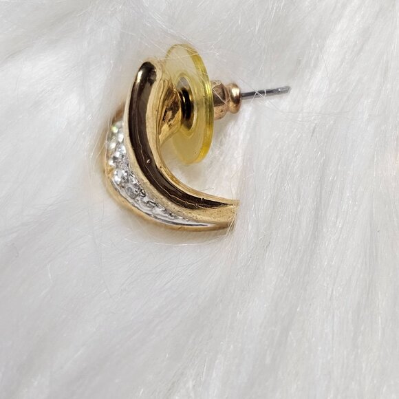 Vintage Unsigned Designer Gold Plated Triangle Pave Rhinestone Pierced Earrings - Picture 3 of 4